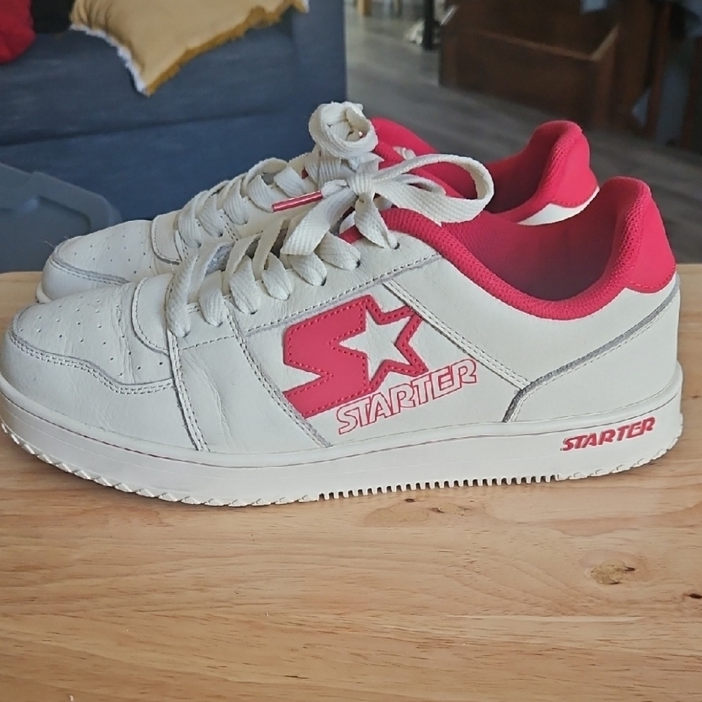STARTER MENS ~9 White and Red Sneakers EUC